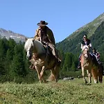 Hotel La Tresenda And Mountain Farm