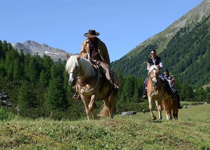 Hotel La Tresenda And Mountain Farm